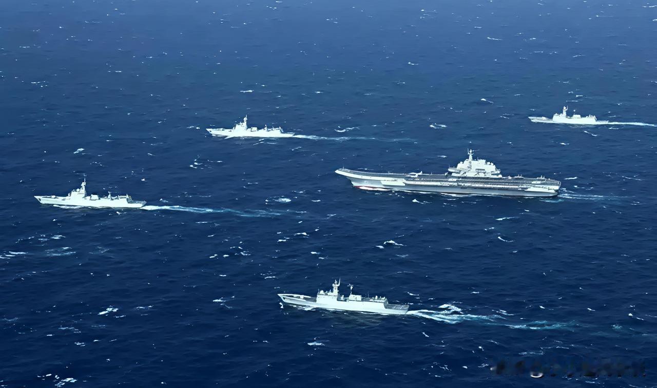 台海军演炮火连天，台高层却在跨年聚餐？

2025年12月31日，解放军“正义使