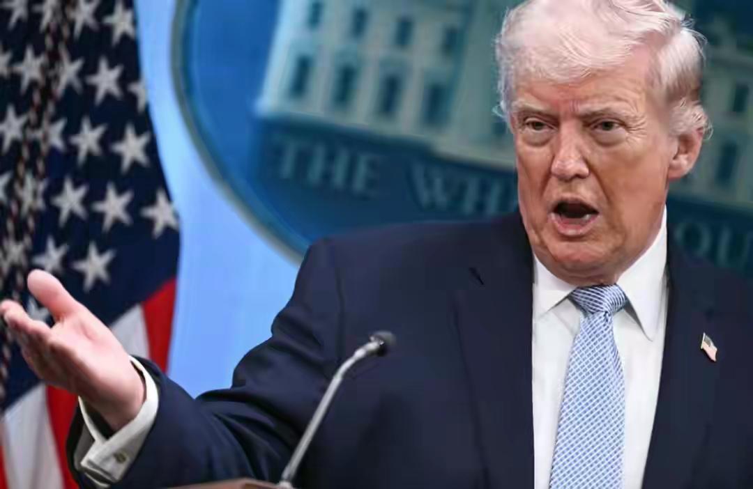 特朗普：美国准备长期封锁伊朗 特朗普说美国准备长期封锁伊朗，这招真够损的。长期封