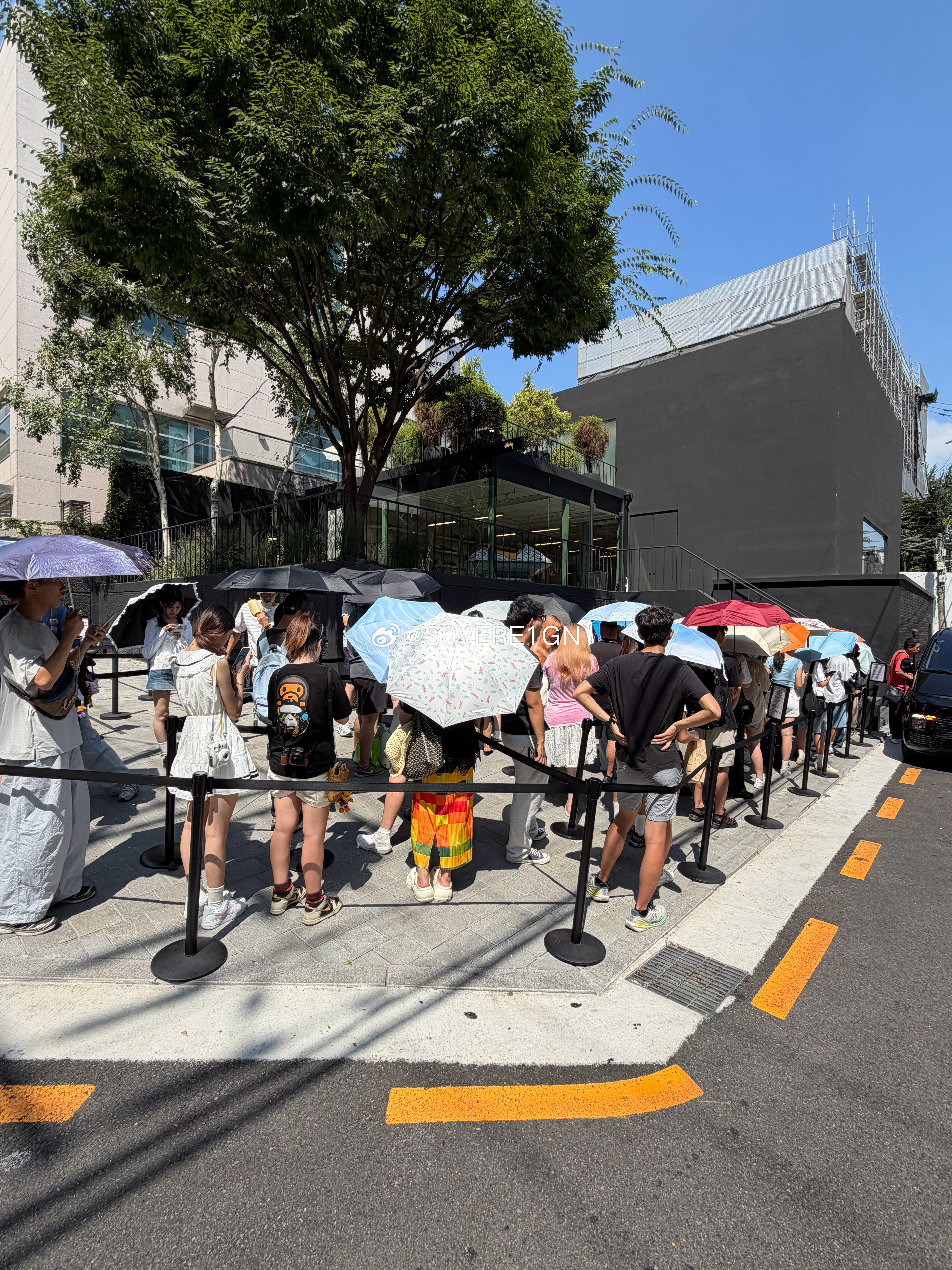 韩国宣布国家灾难状态嗯在stussy门口排队排了一个小时 就当美黑了 韩国·Se