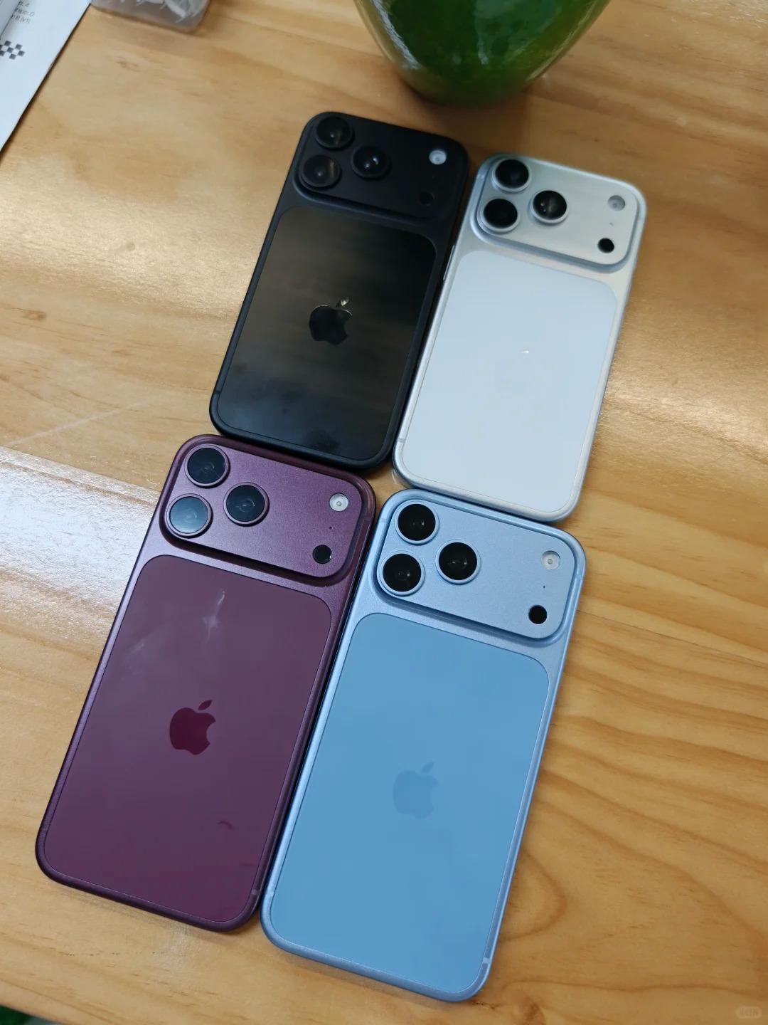 提前上手18Pro机模，聊聊哪个颜色最值得？
简单上手了iPhone18 Pro