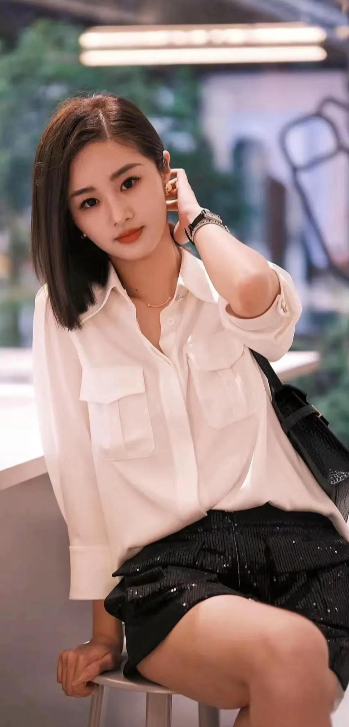 千万不要爱上少妇，爱上就会让你万劫不复。
大家也一定都知道，少妇要比少妇更可怕，