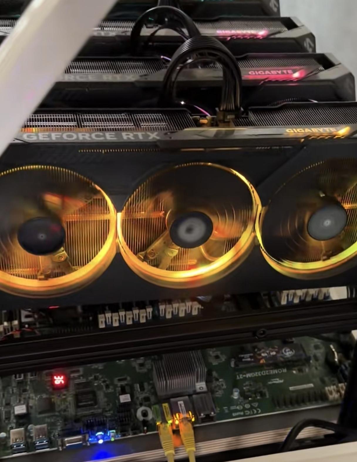 显卡真的是21世纪最伟大的发明
十年前有矿潮
十年后有跑Ai潮
现在挖矿（违法）