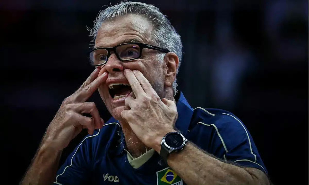 感觉巴西🇧🇷知名主帅雷岑德晚节不保了被巴西🇧🇷球迷骂惨了，这支巴西男排全