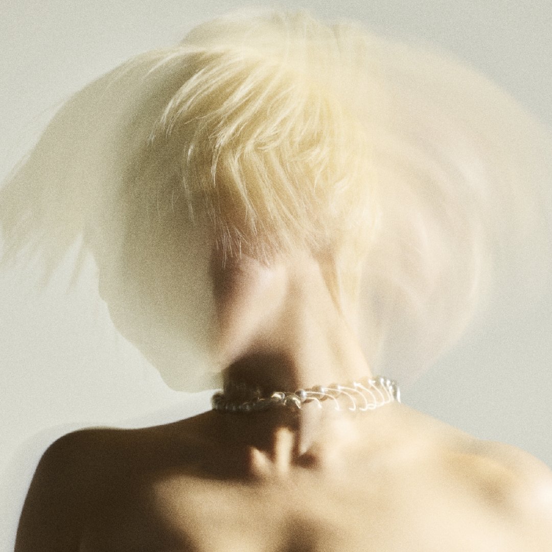 #看见推荐# 日本唱作人吉冈奈央（Nao Yoshioka）近日推出全新专辑《F