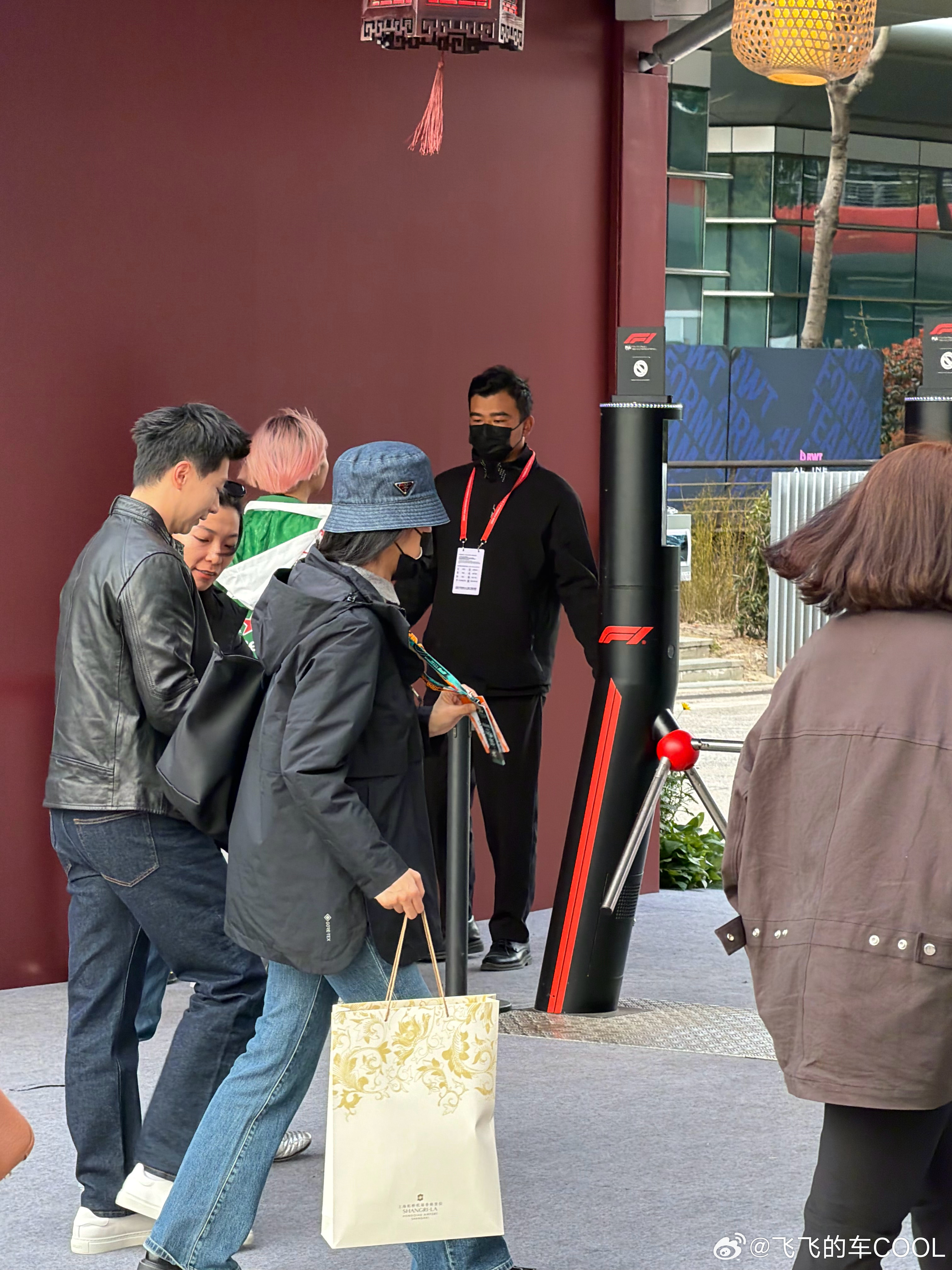 在上海F1现场看到马龙啦！真帅啊！ 上海·上海国际赛车场