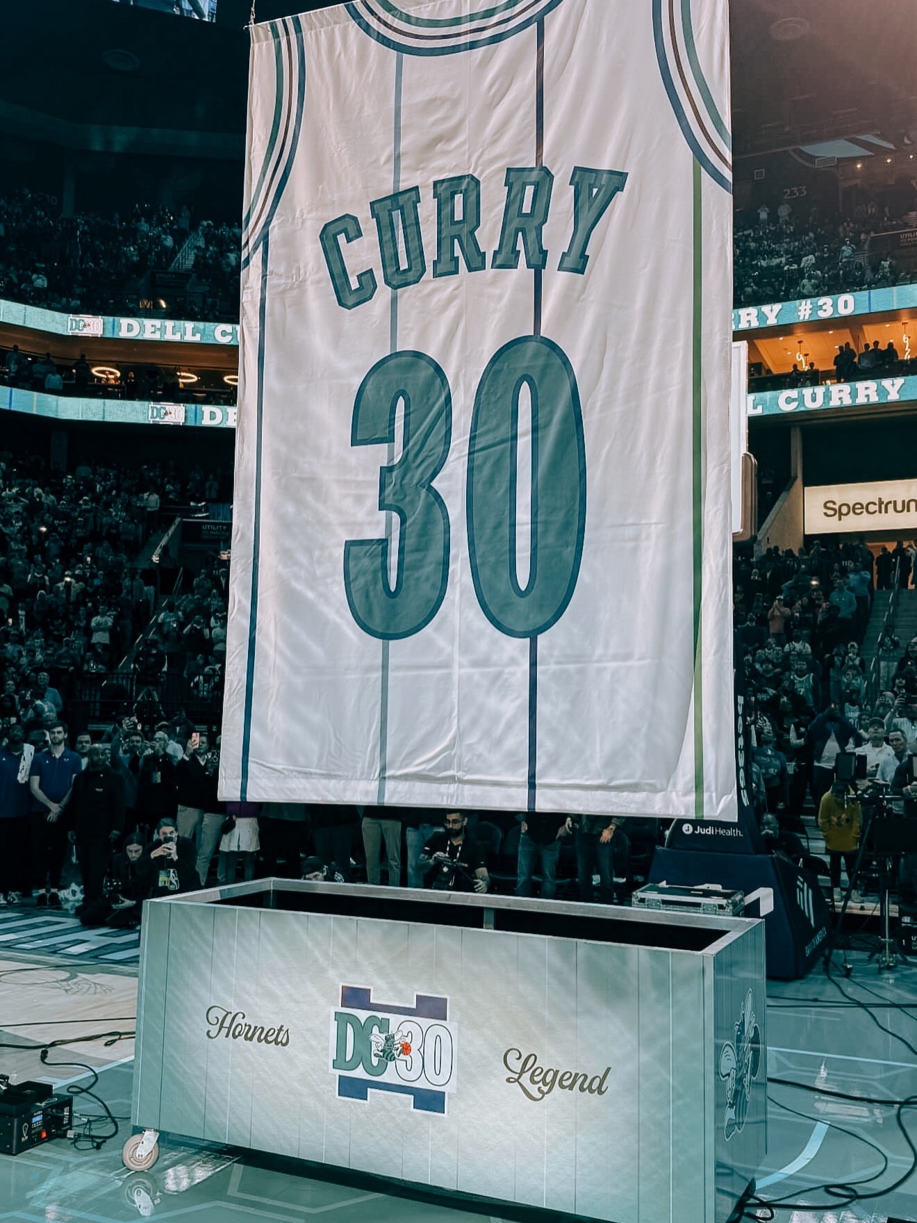 有意义的时刻黄蜂退役戴尔库里球衣超话创作官