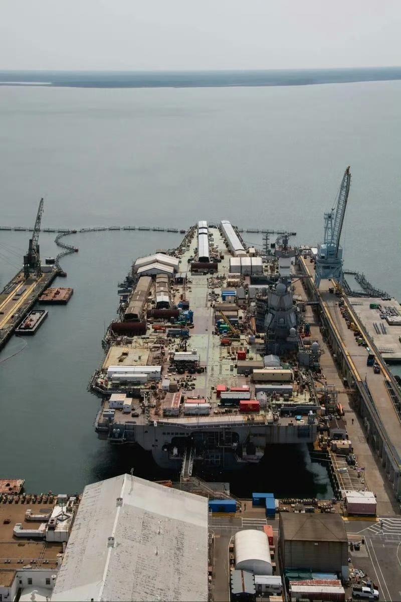 福特级航母2号舰肯尼迪号(CVN-79)预计于2026年1月出海测试。慢工出细活