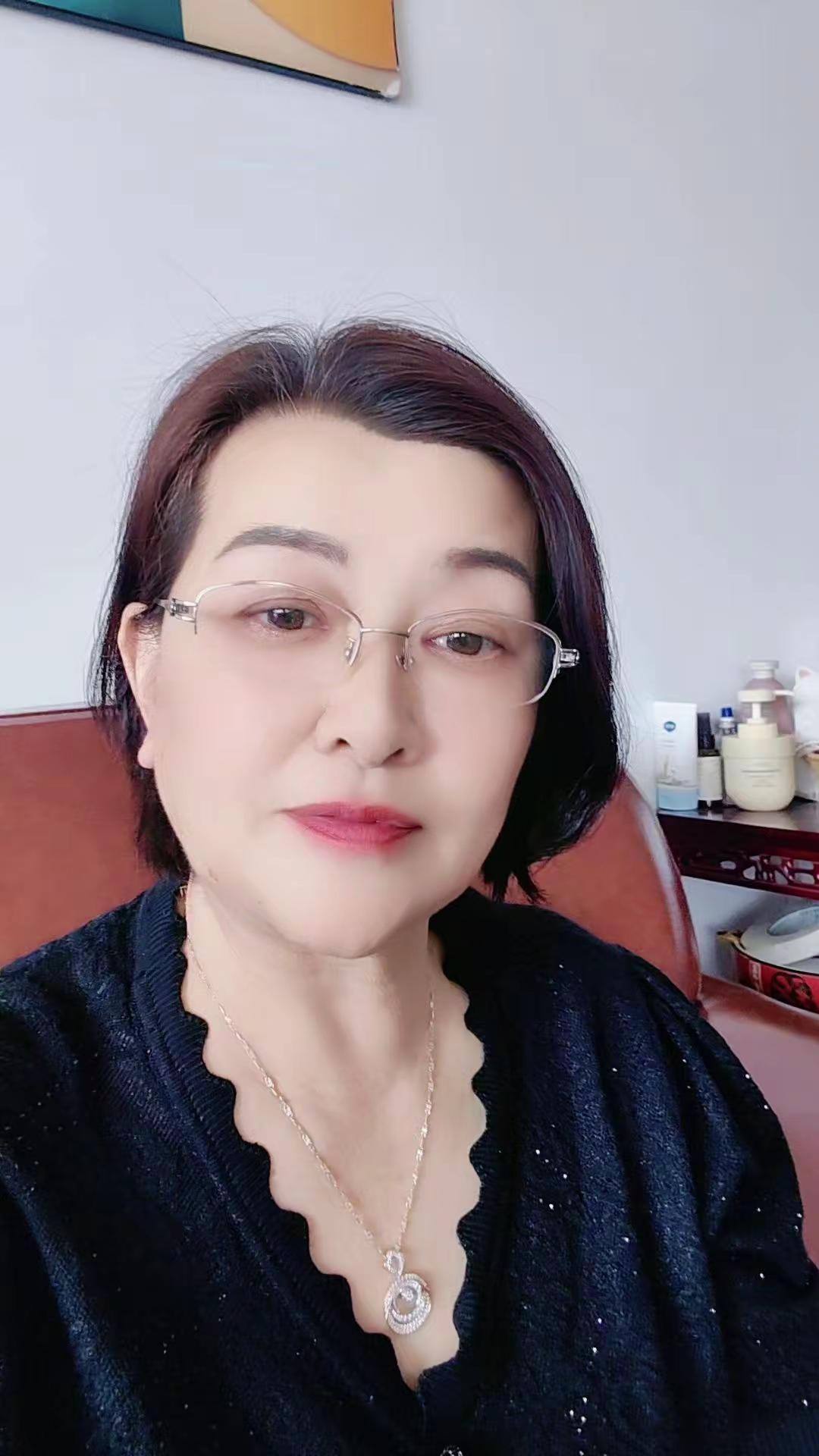 今天我去老家打扫卫生，走过来一位82岁姐姐，她找不到回家的路了，说来说去还是不知