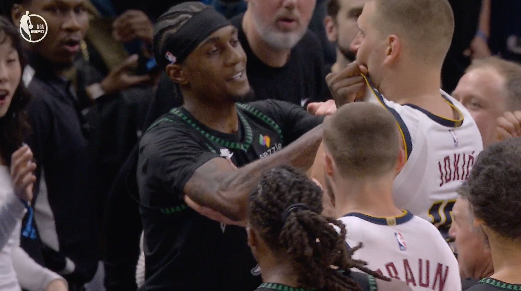 属于多森姆、属于戈贝尔、属于麦丹、属于森林狼的比赛，他们是这个夜晚真正的战士！他