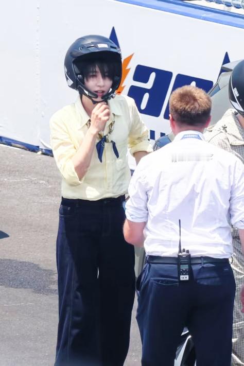 妹妹在拍什么赛车电影🏎️ 