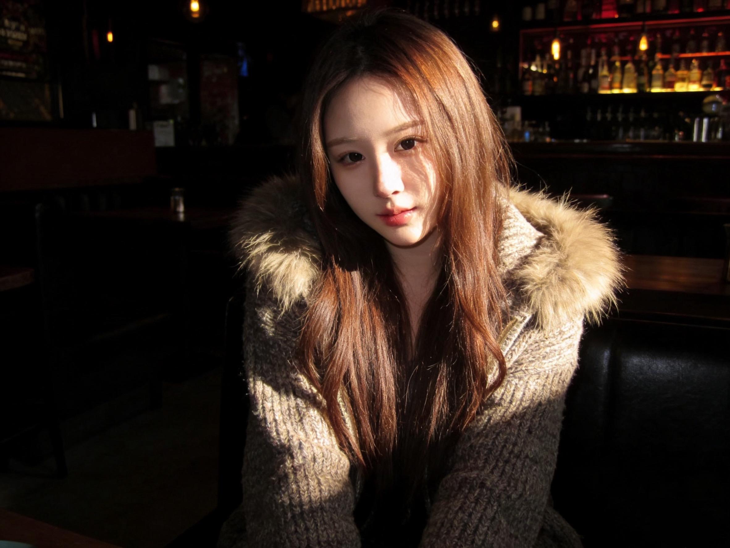 别难过了  把她头像发我   我换上陪你聊会