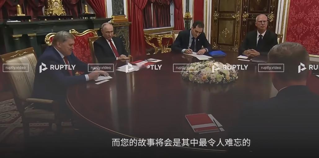 9月5日，维特科夫和库什纳在克里姆林宫见了普京。会谈闭门进行，时长长达三小时。开