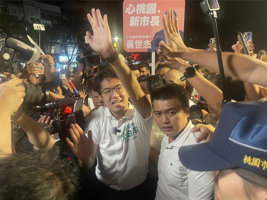 为了选举，沈伯洋被批基本的交通规则都不遵守。
民进党台北市长参选人沈伯洋9月20