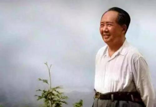 今天，毛主席诞辰132周年！让我们一起缅怀伟人