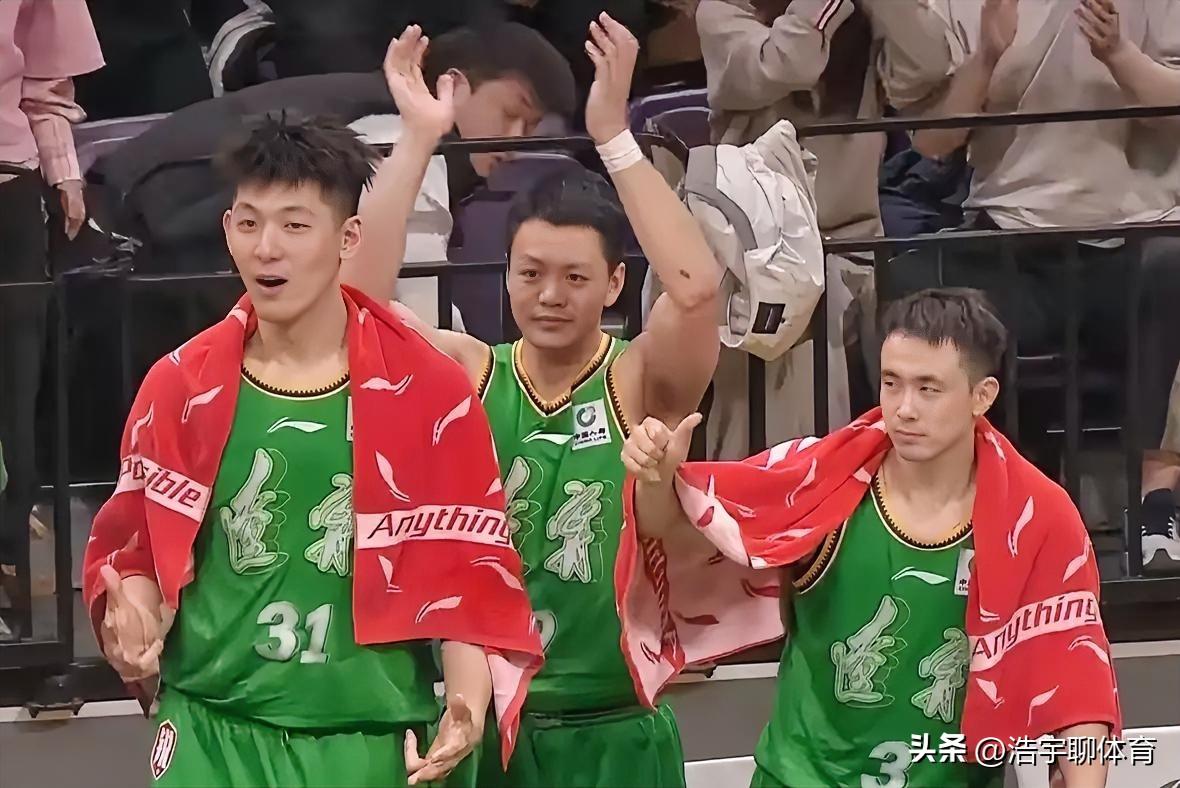 辽篮迎战南京队，12人大名单出炉，虎子进轮换，赵继伟或首发，乌戈变阵应对关键一战