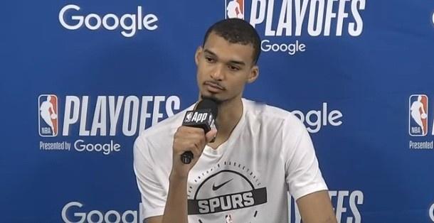 苏群：现在当文班亚马的球迷还不晚 明年总冠军和MVP一定是他的NBA文班亚马nb