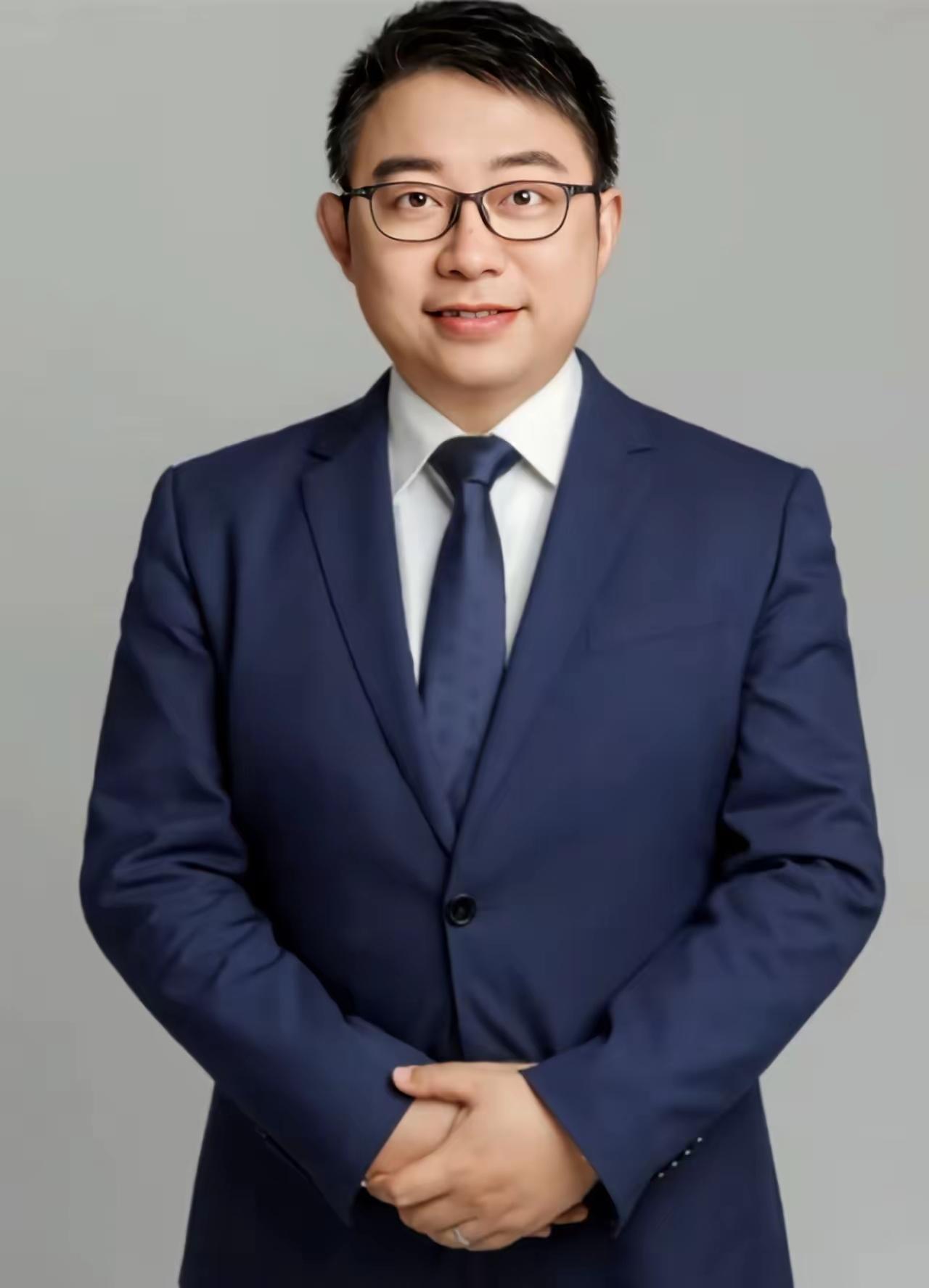 沈逸评高市早苗众议院大胜，直呼希望她接下来千万不要“带怂”的。
他说：国内总有这