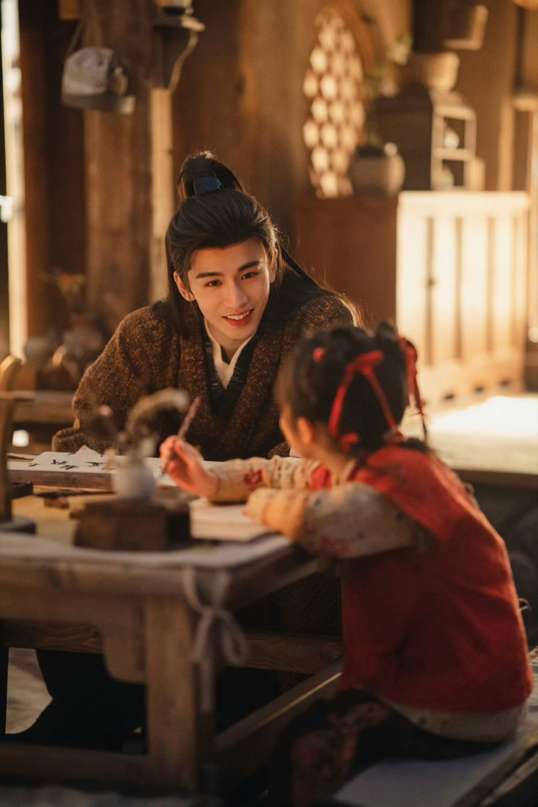 张凌赫演员热度值首个破亿亿众瞩目，热度登顶！恭喜首个微博演员热度值破亿！用扎实演