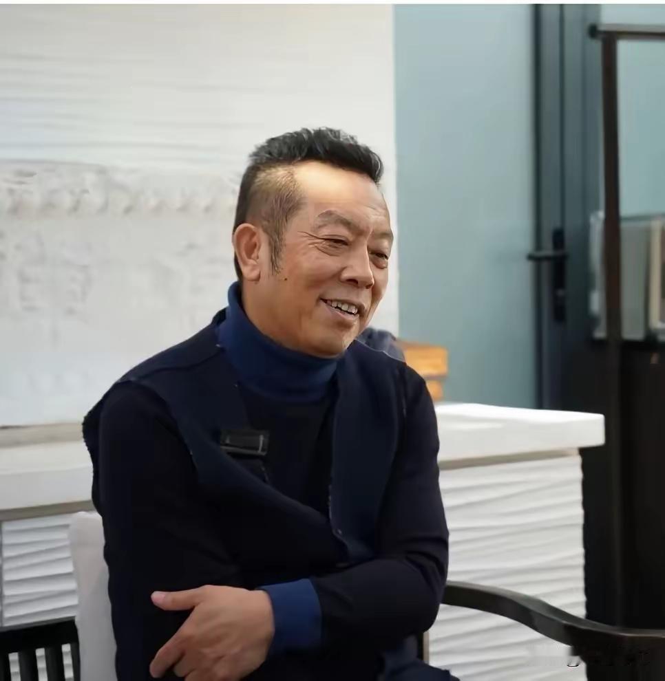 贾国龙也是，为什么不学学胖东来呢？
拿起法律来维护自身的利益呀！在网络上，大庭广