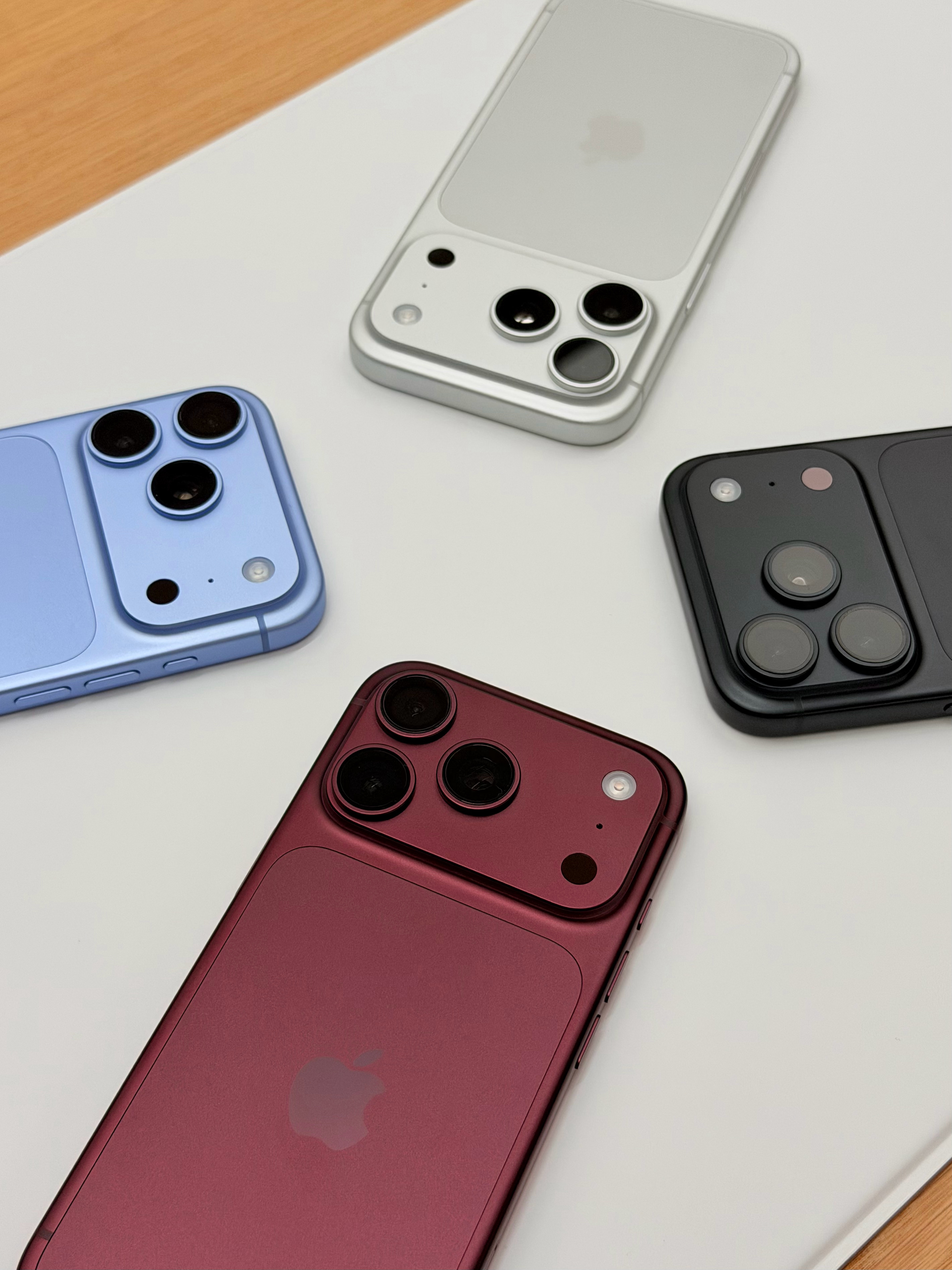 iPhone18Pro新配色 这次的红色销量感觉肯定不亚于17的橙色，都是很惊艳