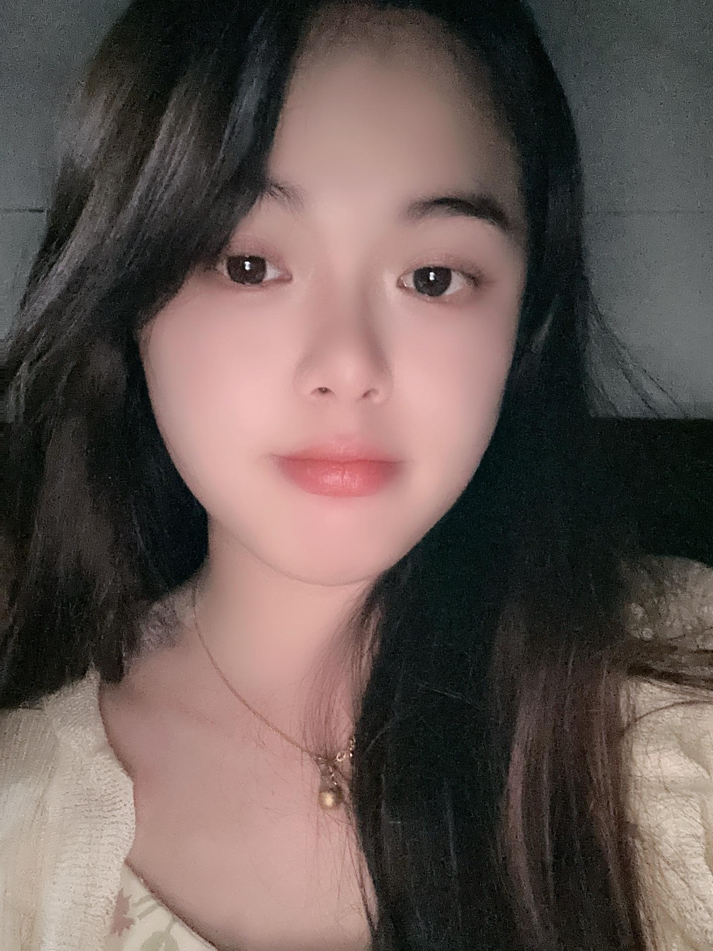 时间在走，年龄在长，懂得多了，看透的也多了，快乐越来越少，可能这就是长...