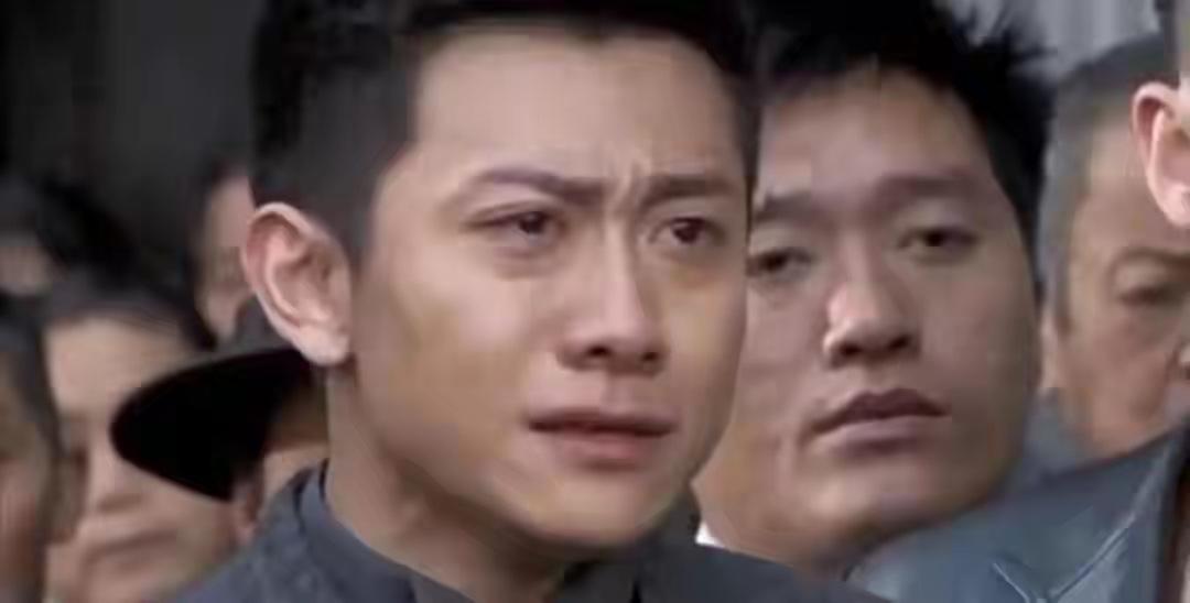 以前网友都说张一山像夏雨，现在的他我倒觉得越来越像文章了。

可能我不是脸盲，以