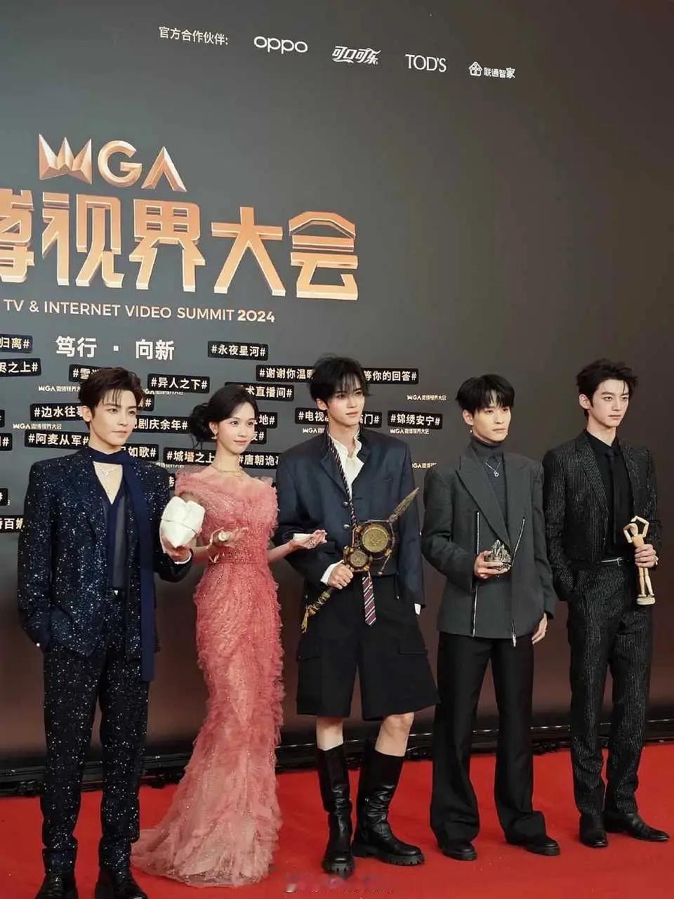 一张图说明男明星身高的重要性（当然头小脸小比例好也很重要  ​​​