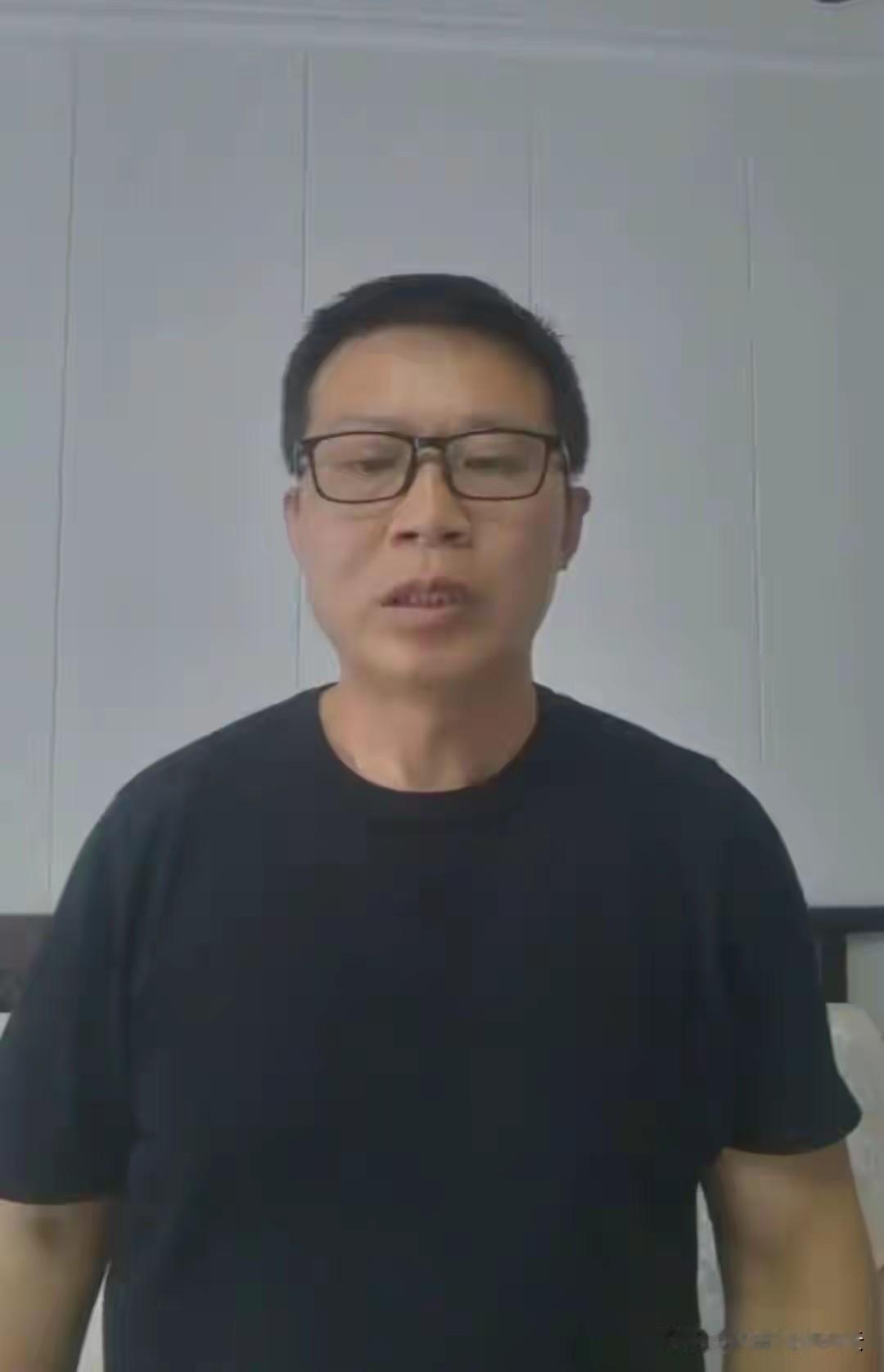 终于知道堂嫂为什么要起诉姜先生了，虽然堂哥婚内出轨弟妹，堂嫂和姜先生都是受害者。
