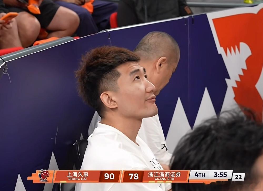 广厦虽然输了，但我想说浙江球迷最不应该骂的就是孙铭徽，他不顾伤病为了球队打着封闭