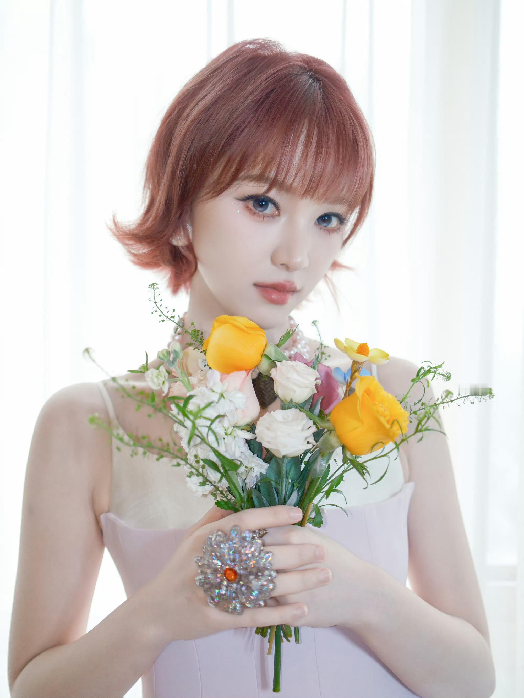 黄灿灿浪姐显化运黄灿灿浪姐拿预言家牌这个红色短发黄灿灿太美萌了完全女团味！一公如