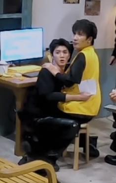 陈哲远大张伟你俩在干什么！！！哈哈哈哈哈哈哈哈哈哈哈哈哈哈哈哈哈哈哈哈哈哈哈哈哈