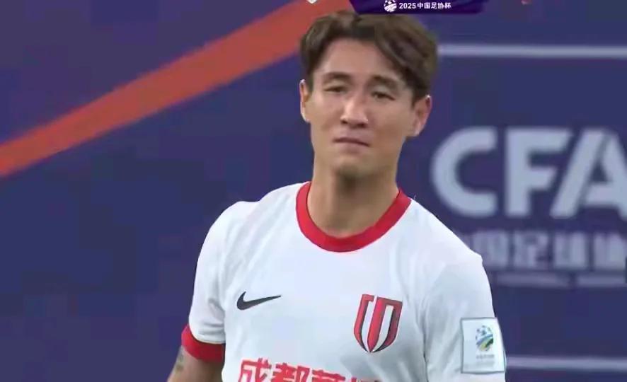 中足联处理了骂韦世豪的球迷，确实起到了积极的推动作用，从韦世豪昨晚的表现来看，中