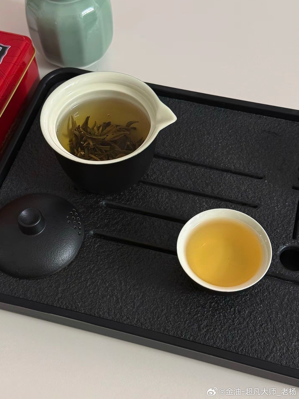看了几个小时的盘面，喝点茶，休息一下眼睛 