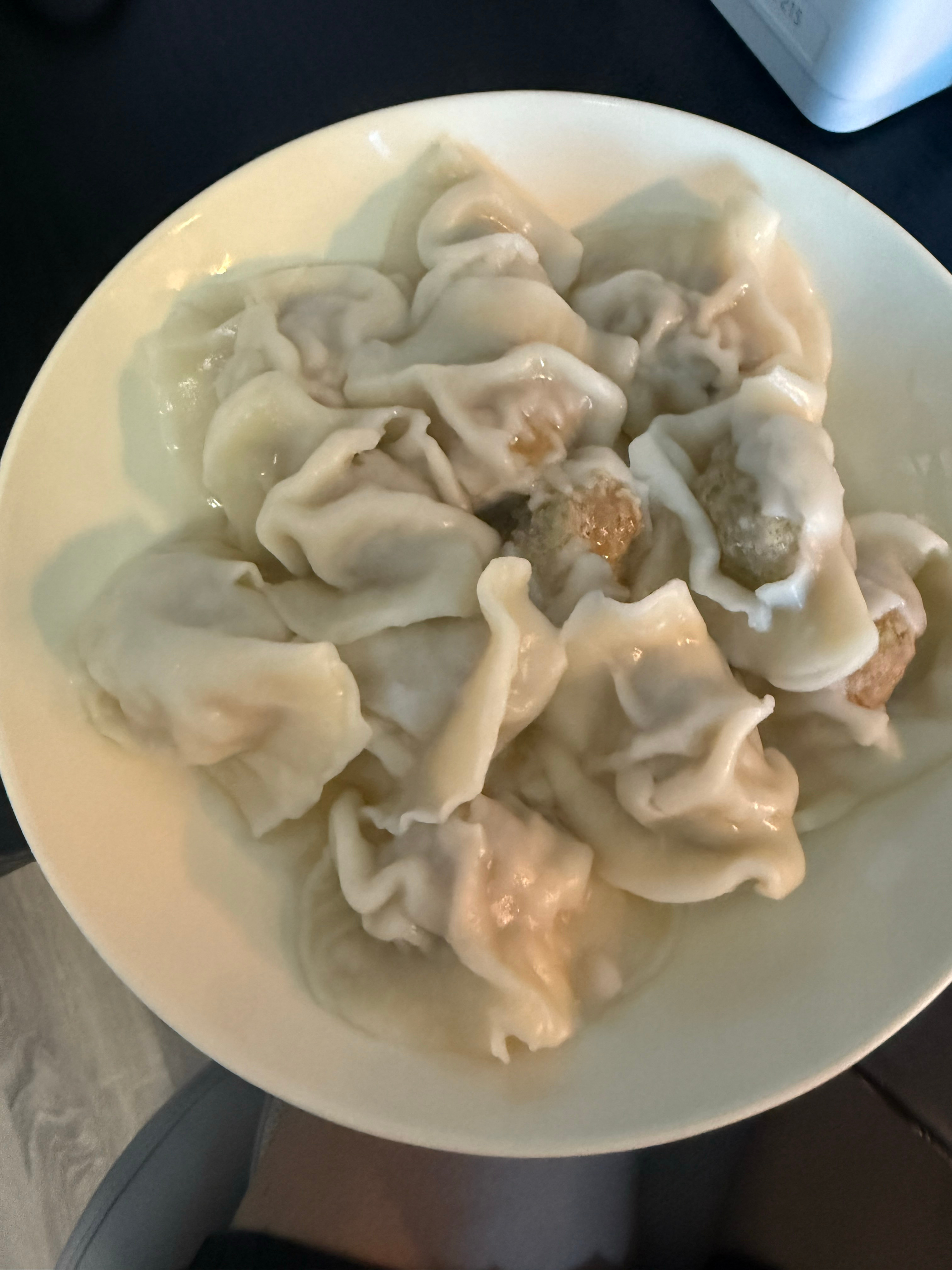怎么天天都在煮露馅儿的饺子🥟厨艺大师的title，我什么时候才能加上呀[无聊]