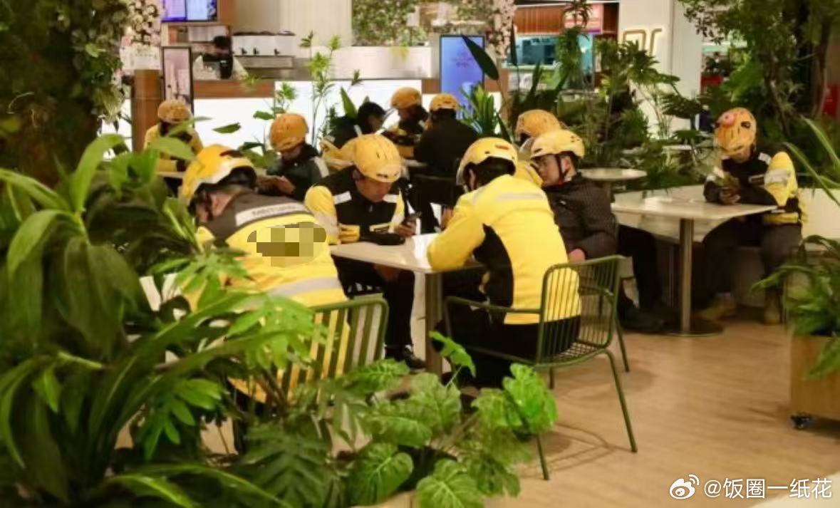 北京三伏天人文关怀这块还是太权威了北京商场这把高端局三伏天出门全靠北京的暖心补给