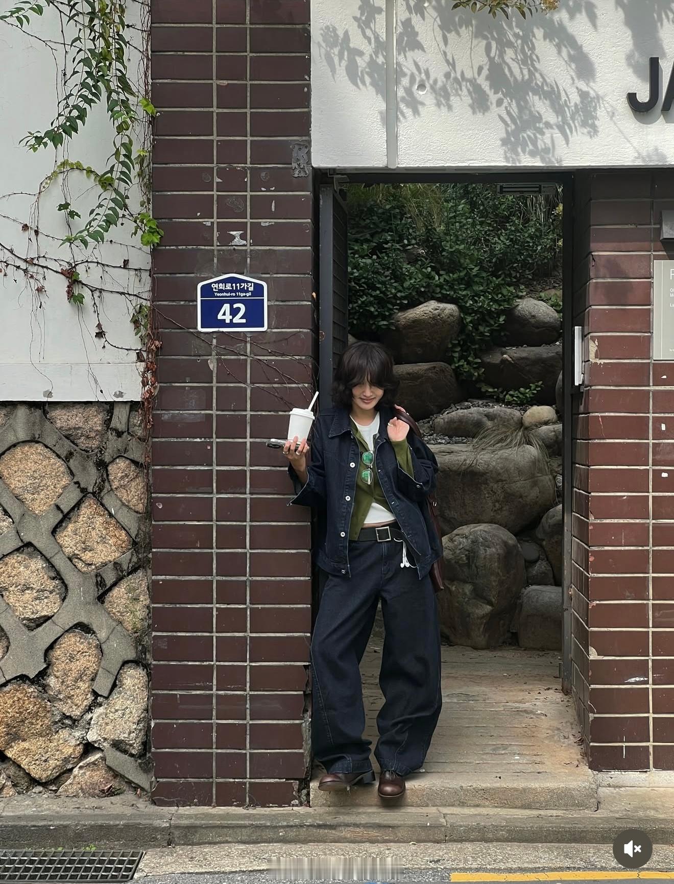 穿搭分享 连续更新第2599天韩国时尚女生日常搭配小长假第6天！韩系穿搭超能新星