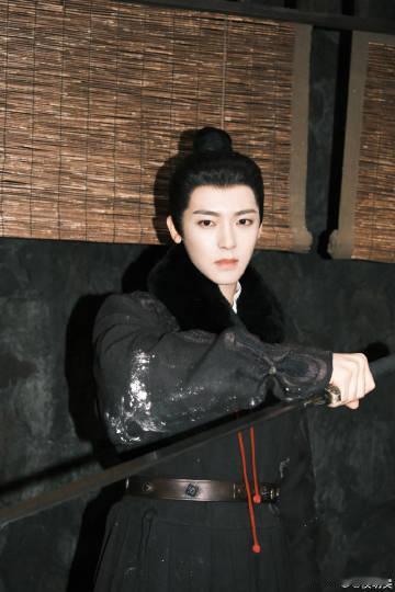 碧血蝉怎么说服侯明昊拍这个的 侯明昊身上那股灵动劲儿和陆江来简直绝配！陆江来作为