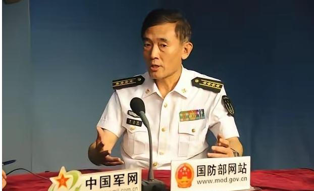 最近看到军事专家曹卫东说的一句话：我没有海外资产，不怕别人抓小辫子。
他为什么会