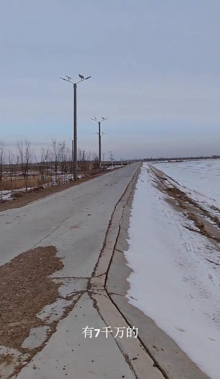 4个月，1.5个亿。
这张疯传的片酬单，与其说是行业内幕，不如说是对每个打工人智