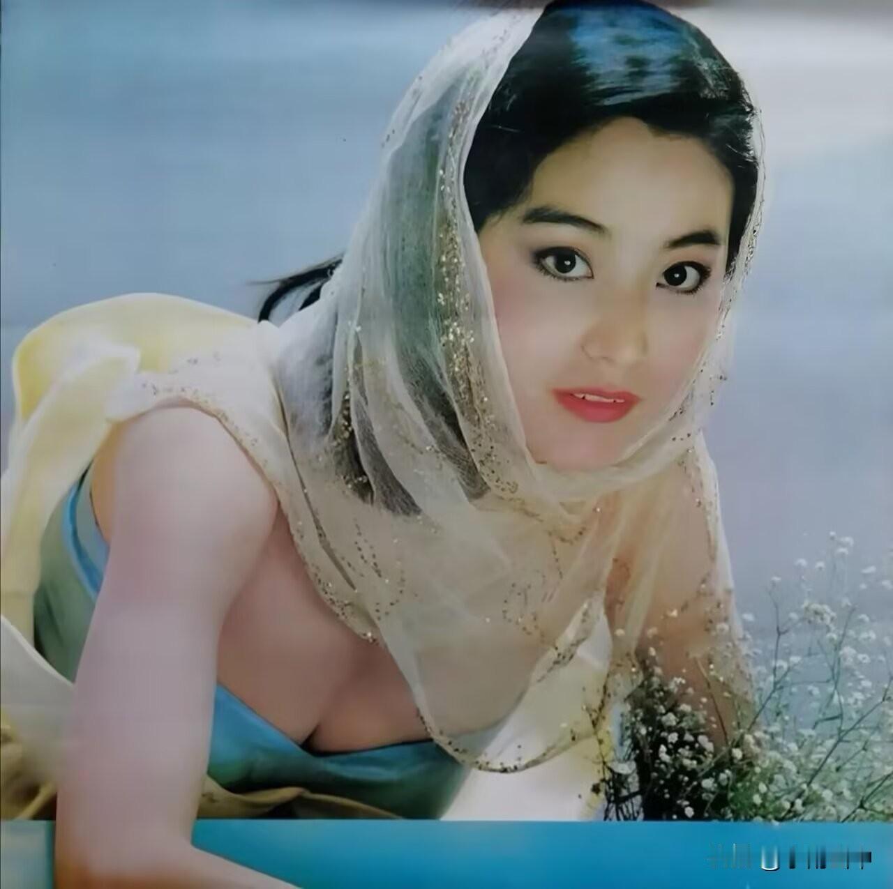 这套1989年挂历，有台湾女星林青霞、胡慧中、胡因梦、刘瑞琪、方怡珍。香港女星钟