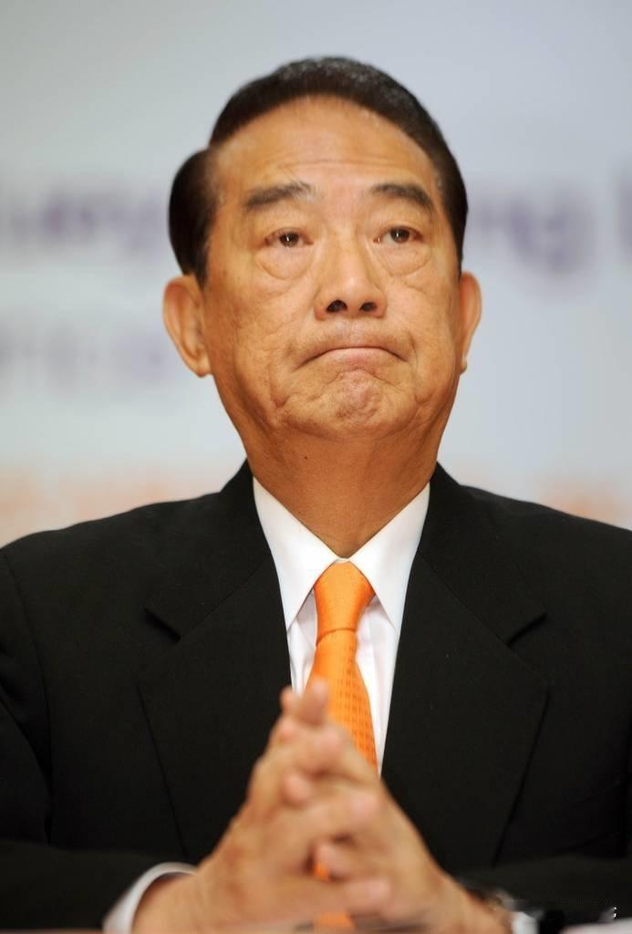 亲民党主席有点托大了！84岁的亲民党主席宋楚瑜在台中出席活动时表示，他观察到包括