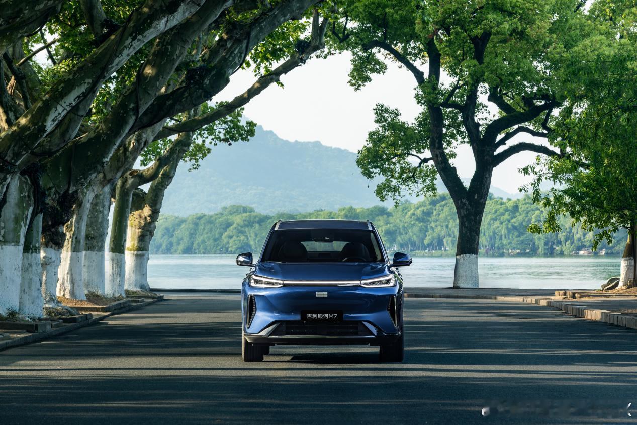 4月28日，吉利银河M7远航家正式上市，限时指导价10.98-13.78万元，推