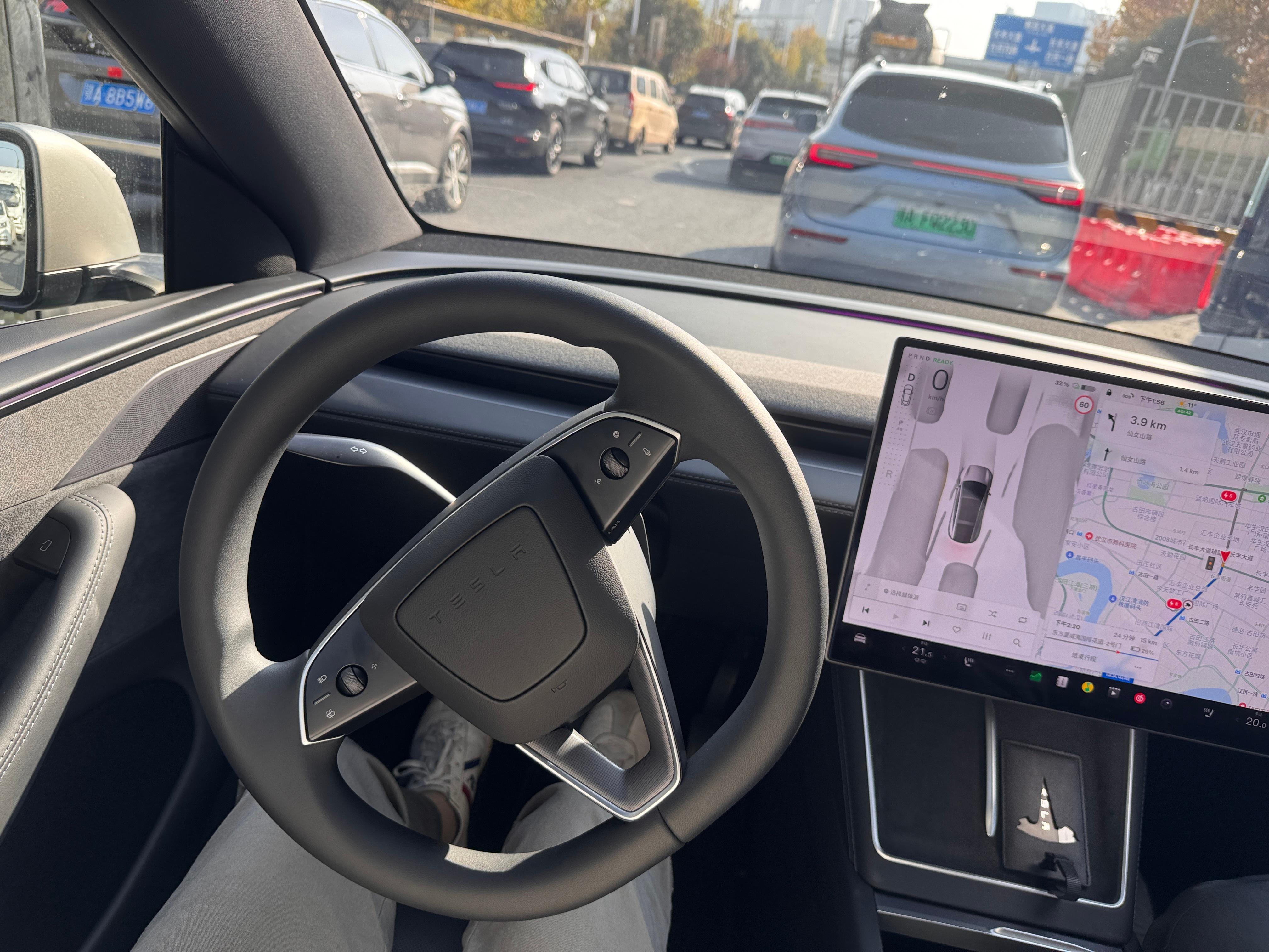 model YL特斯拉咬定青山不放松任尔东西南北风不管你什么国情 我卖我理解的东