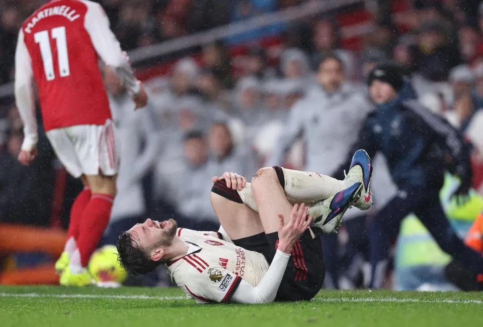 利物浦右后卫康纳·布拉德利在周四与阿森纳0比0战平的比赛中遭遇赛季报销级别的膝伤