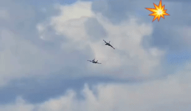 当地5月17日，美军两架EA-18G电子战机在公开飞行表演中发生空中碰撞，双双坠