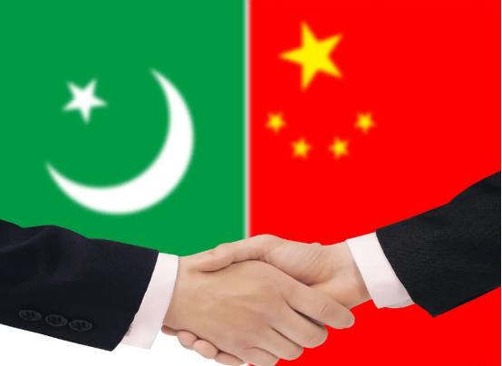 巴基斯坦非常穷，没有钱，还发展不好，那么他们购买中国武器的钱，到底是从哪里来的呢