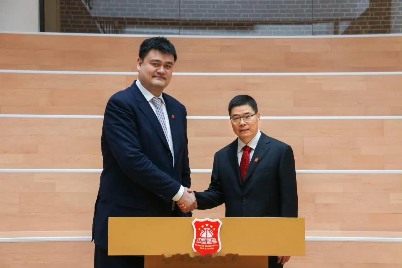 现任篮协主席郭振明：“现在我和姚明也保持联系，有一些重要的事情、决策，我们还是会