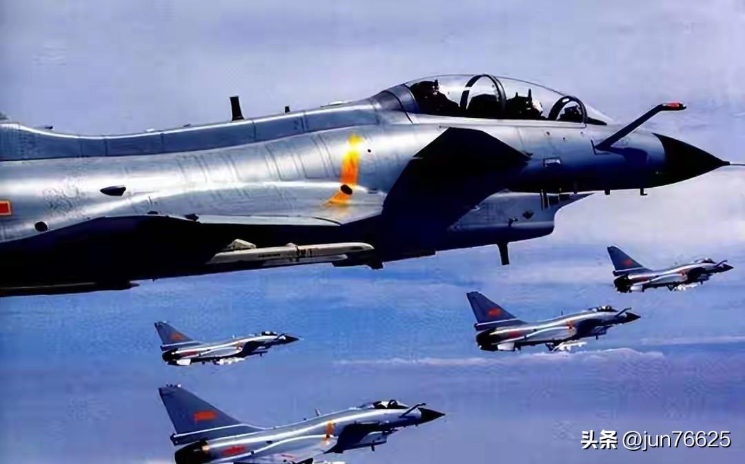 久未露面的歼-10A或许正在进行重大升级！
进入2026年，频频露面的歼-11B