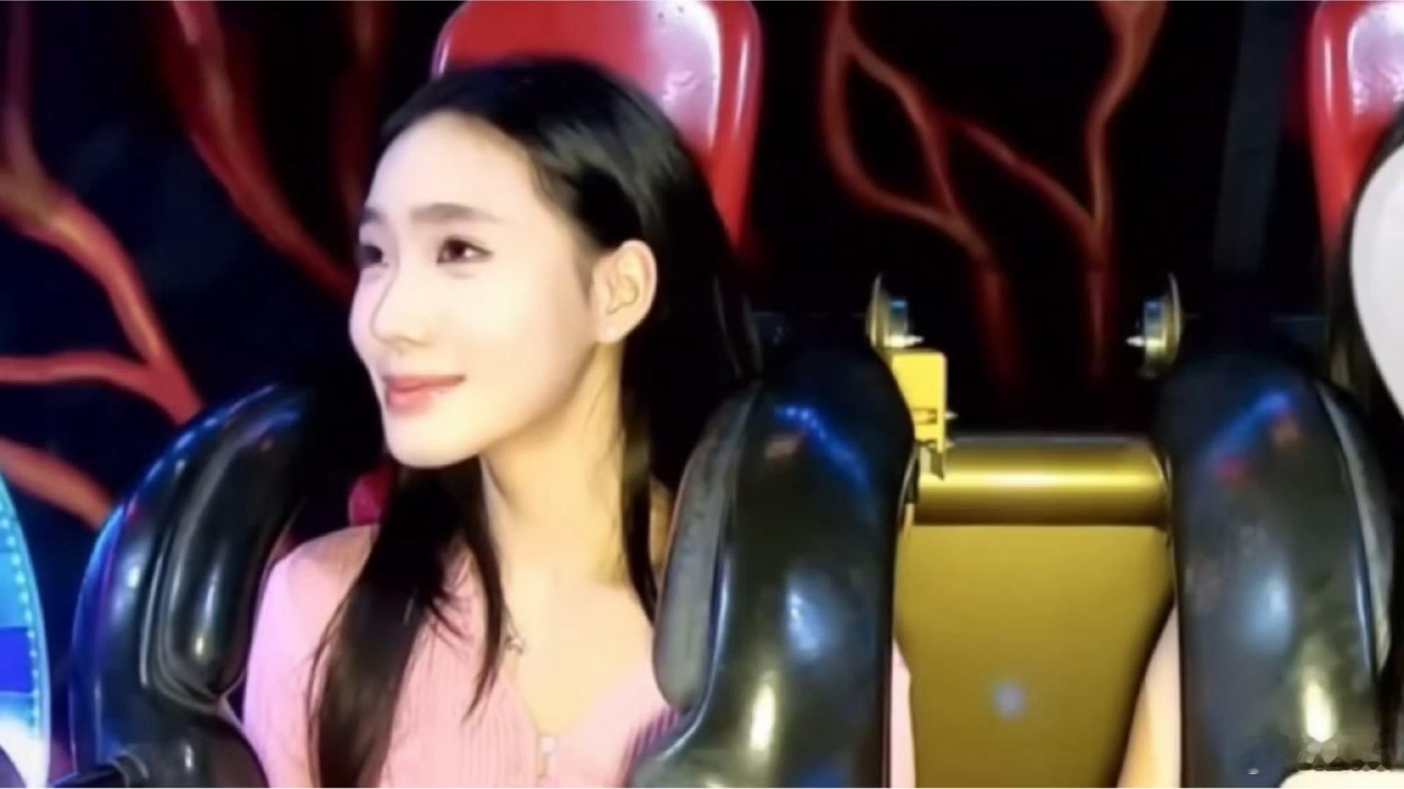 #小s二女儿表情管理#太厉害了吧，在那种情况下还要做好表情管理，太强了。#小s二