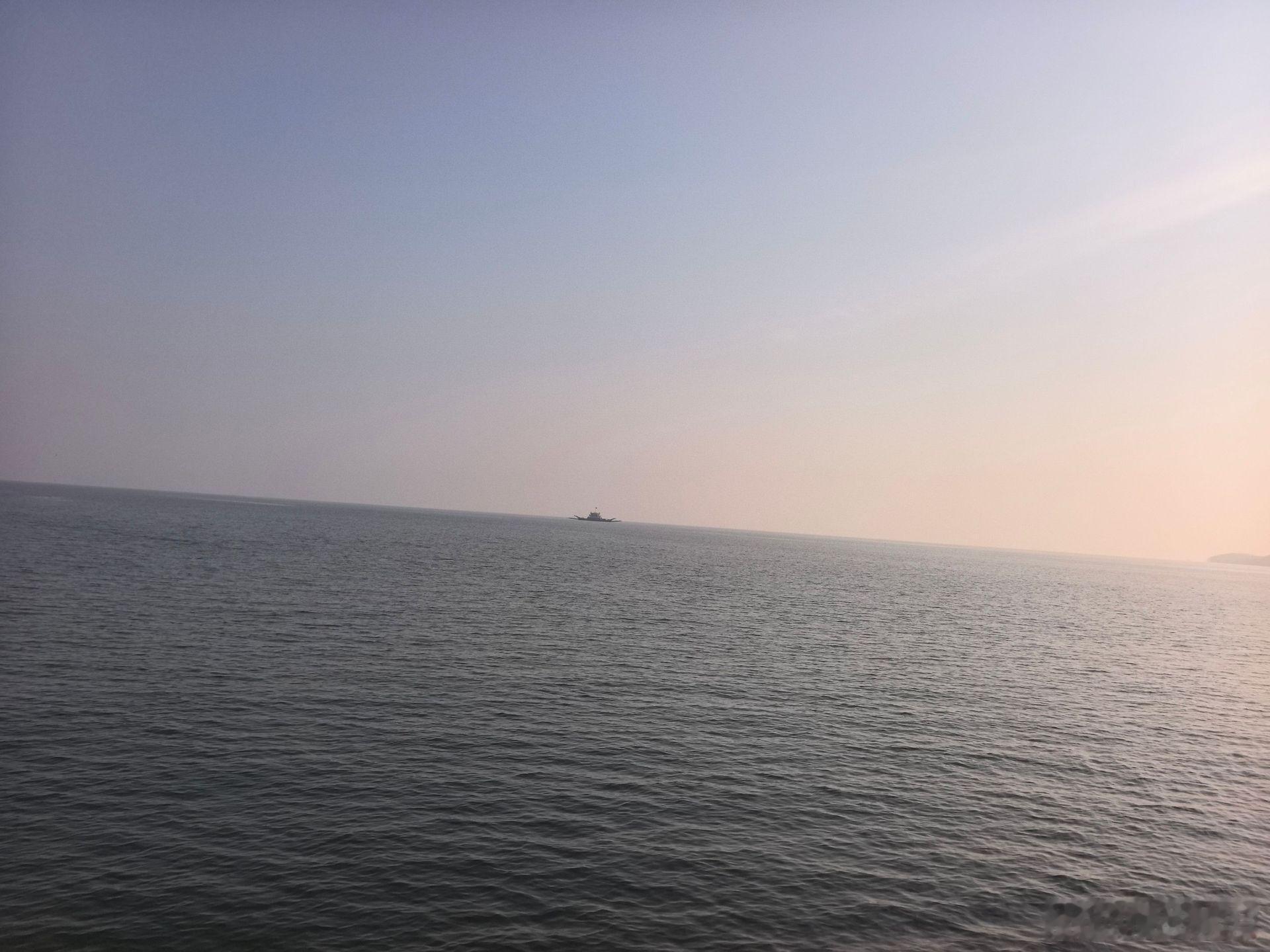 情感 人生就是一边拥有，一边失去，一边选择，一边放弃，人生哪有事事如意，生活哪有